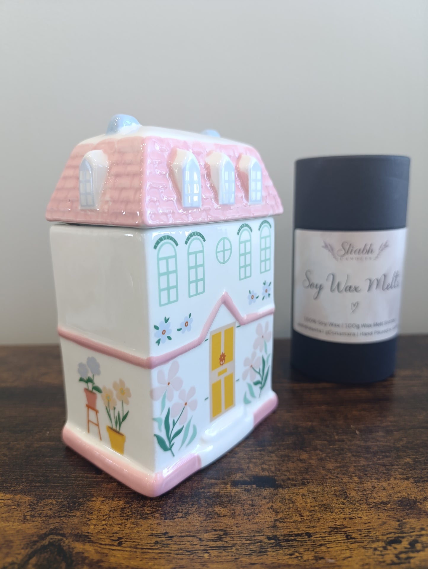 Pastel House Wax Burner Gift Set with Soy Wax Melts