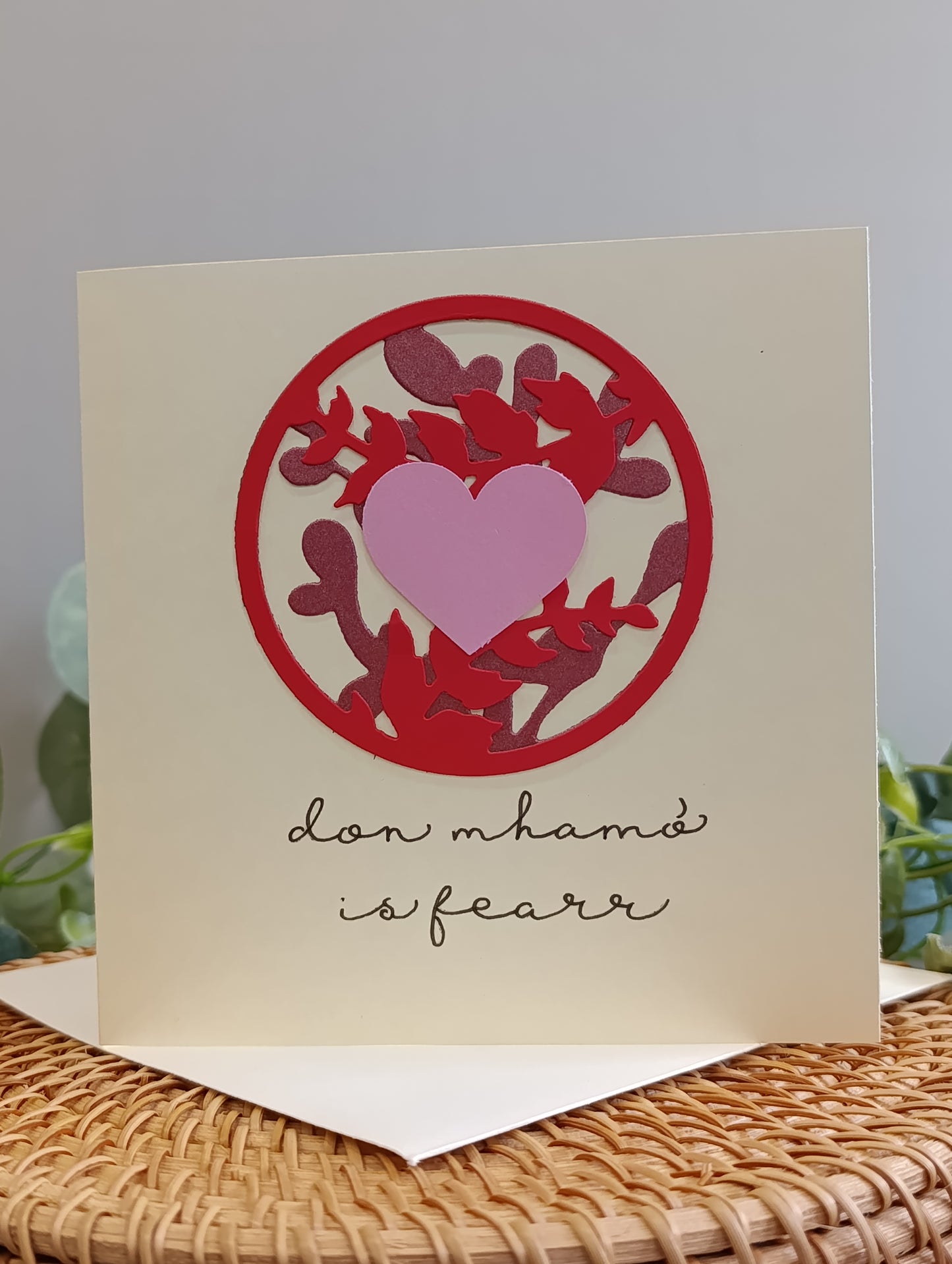 Mamó Soy Candle & Irish Card Gift Set – Damson Plum & Rose | Gift for Grandmother