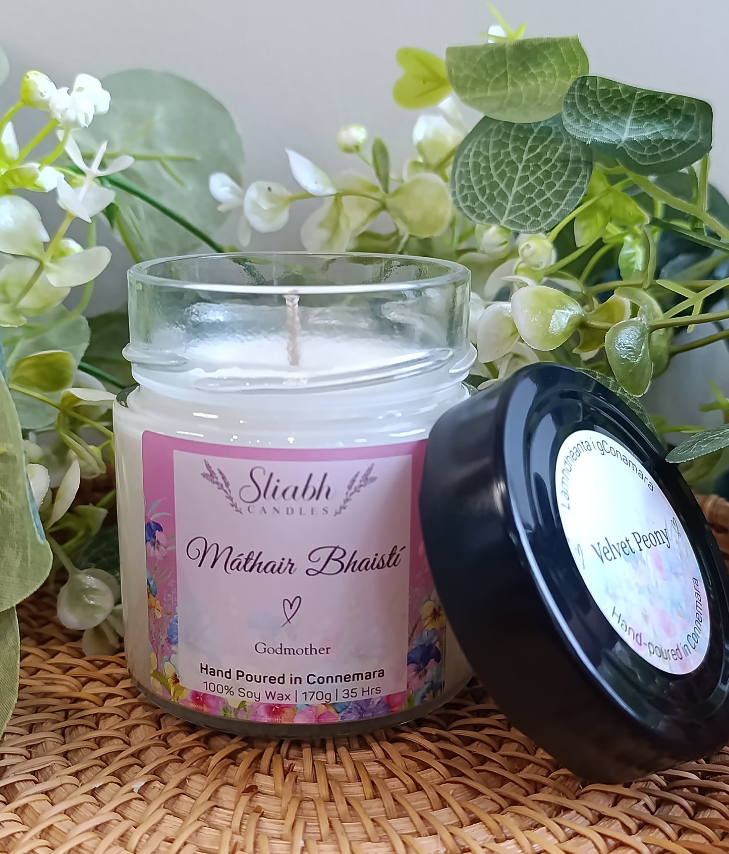 Godmother Gift Set (as Gaeilge) – “Máthair Bhaistí” Candle & Birthday Card