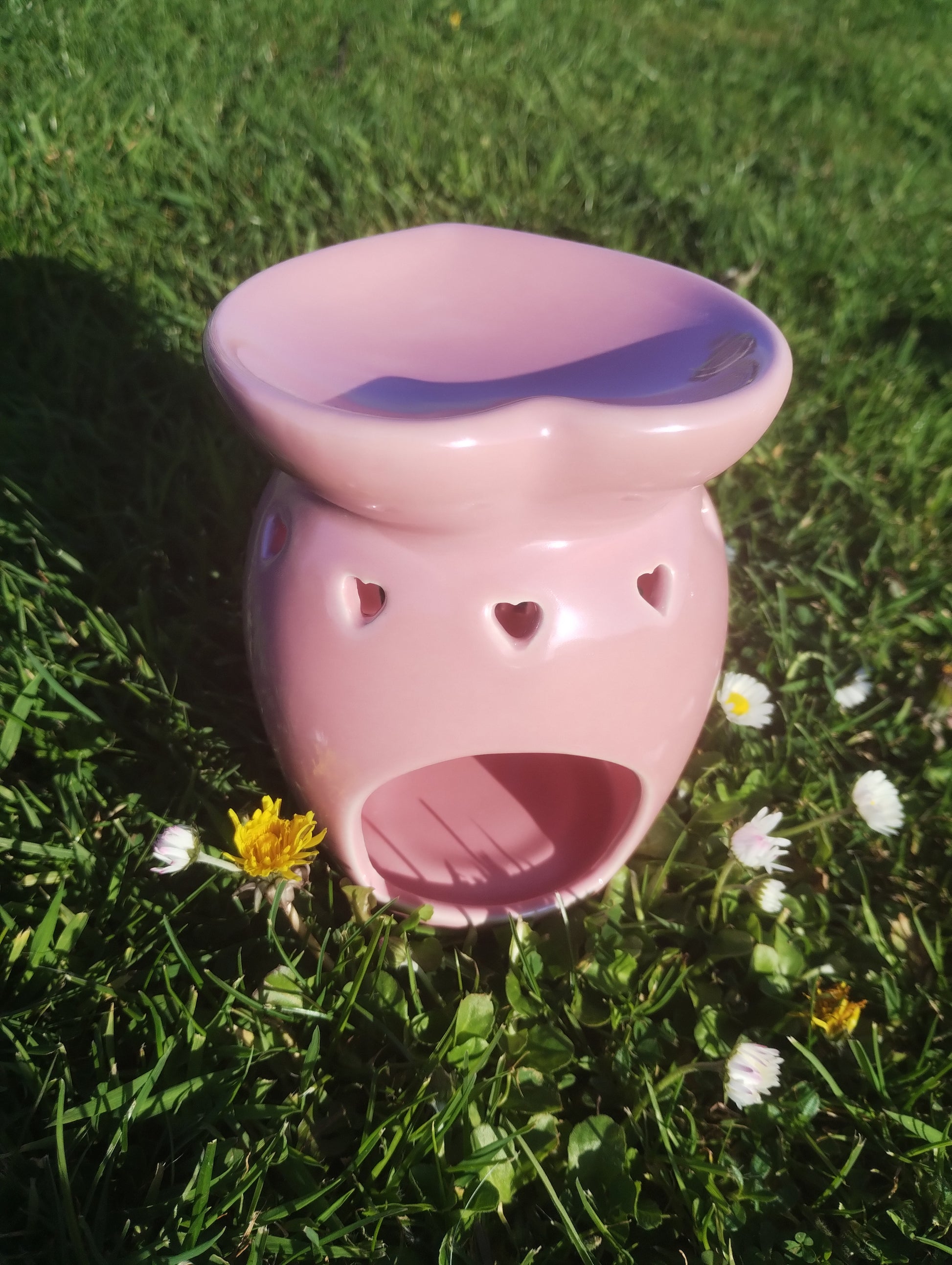 Friends Oil Burner & Wax Warmer | Pink Lustre Ceramic | Heart Cutout