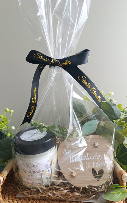 Teacher / SNA Gift Set – Soy Wax Candle & Wooden Apple Decoration