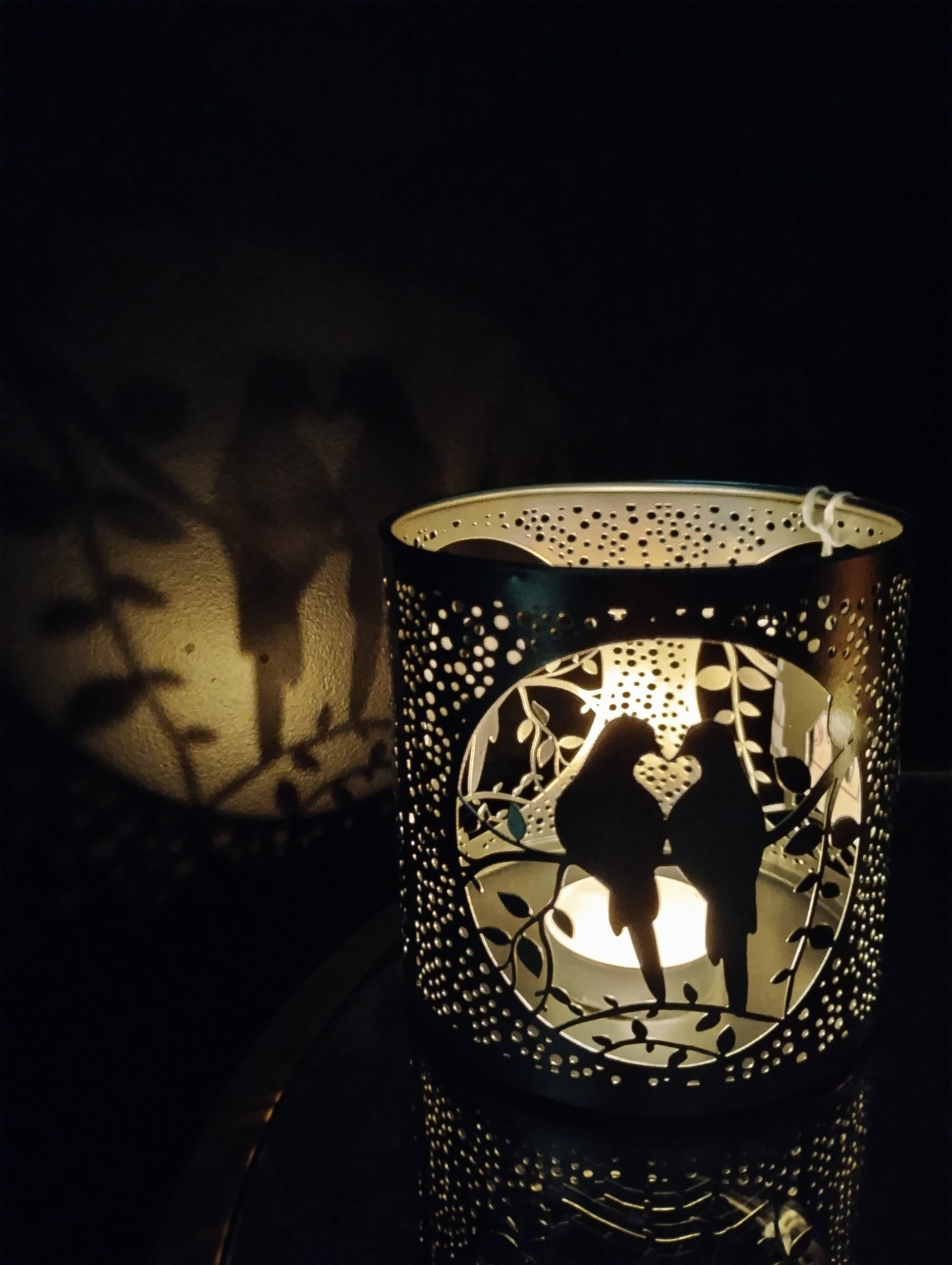 Metal Oil & Wax Burner | Black & Silver Two Doves  cutout design | Candle Holder